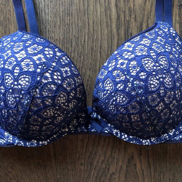 Victoria’s Secret Dream Angels Push-Up Bra - Picture 2 of 8